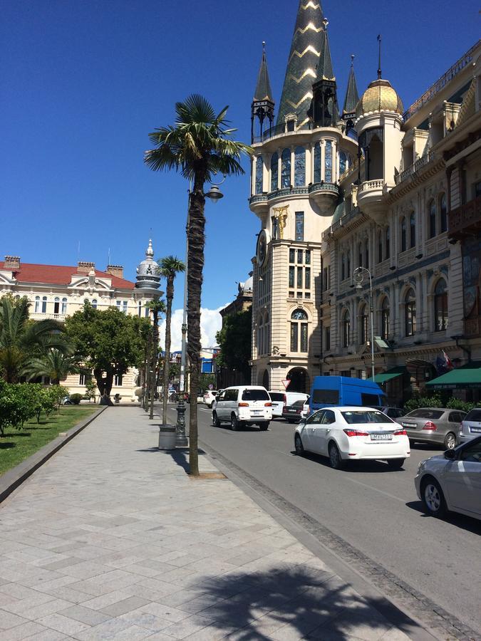Old Batumi Apartments Luaran gambar