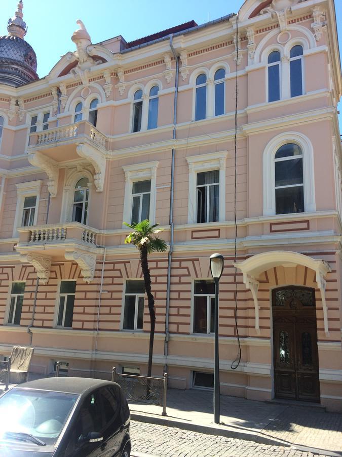 Old Batumi Apartments Luaran gambar